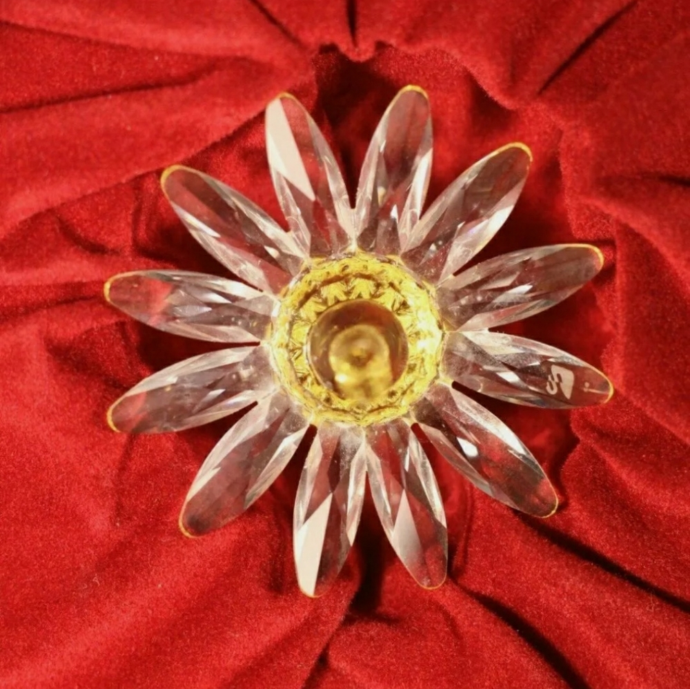 Daisy crystal